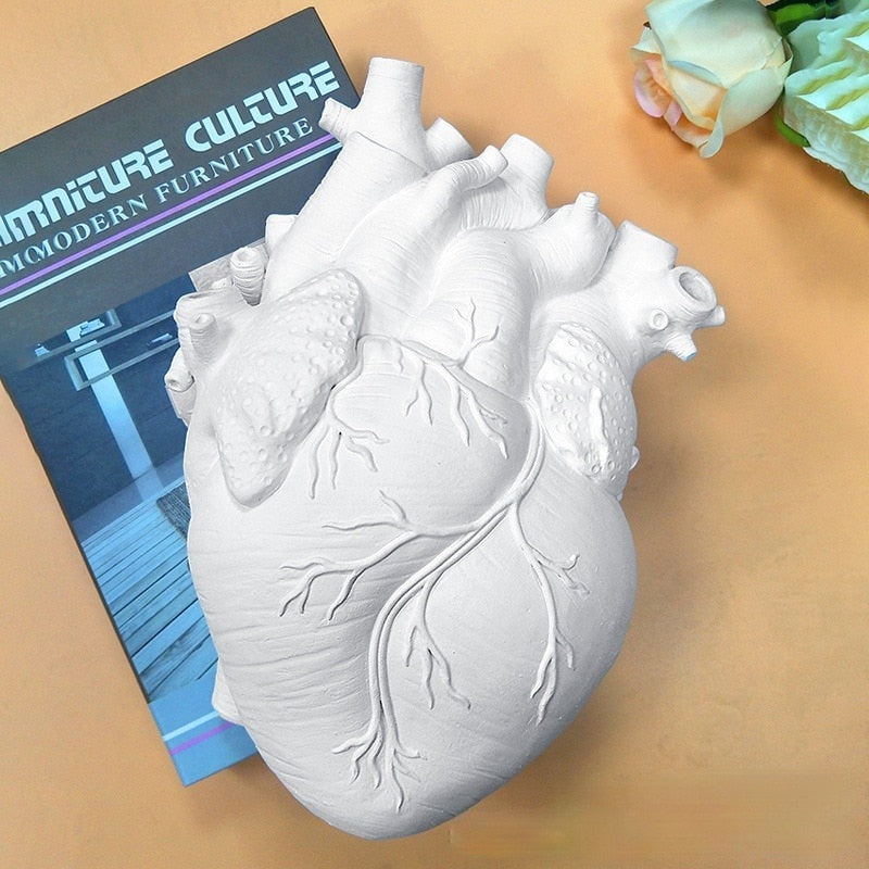Heart Shape Flower Vase Resin Vase Dried Flower Container Vases Pots Body Sculpture Desktop Flower Pot Home Decoration Ornaments