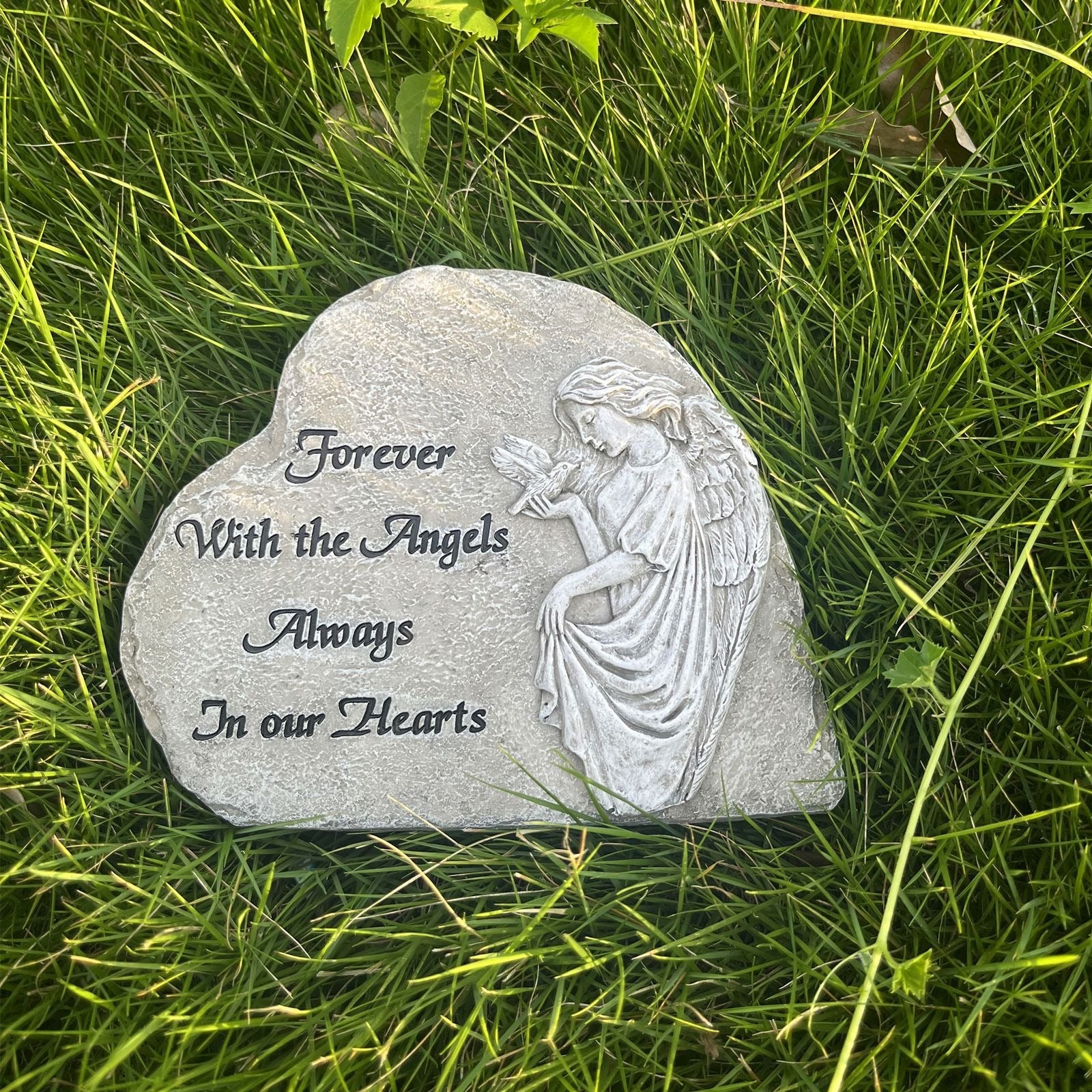 Outdoor Heart shaped Angel Statue Monument Resin Decoration