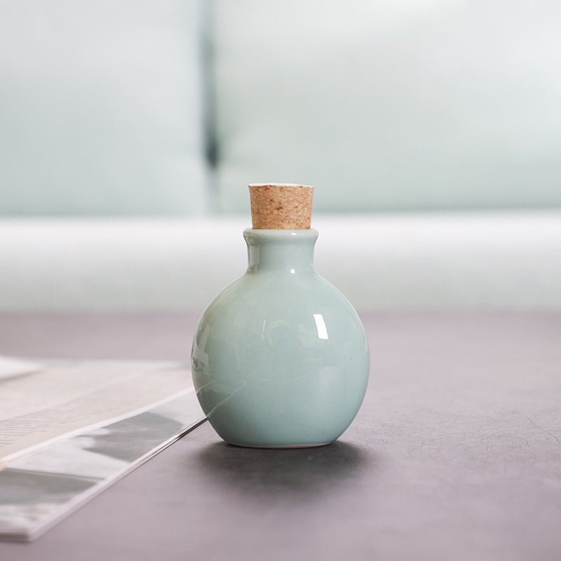 Ceramic Small Bottle Creative Home Mini Ceramic Vase Decoration Decorative Cork Small Vase Flat Round