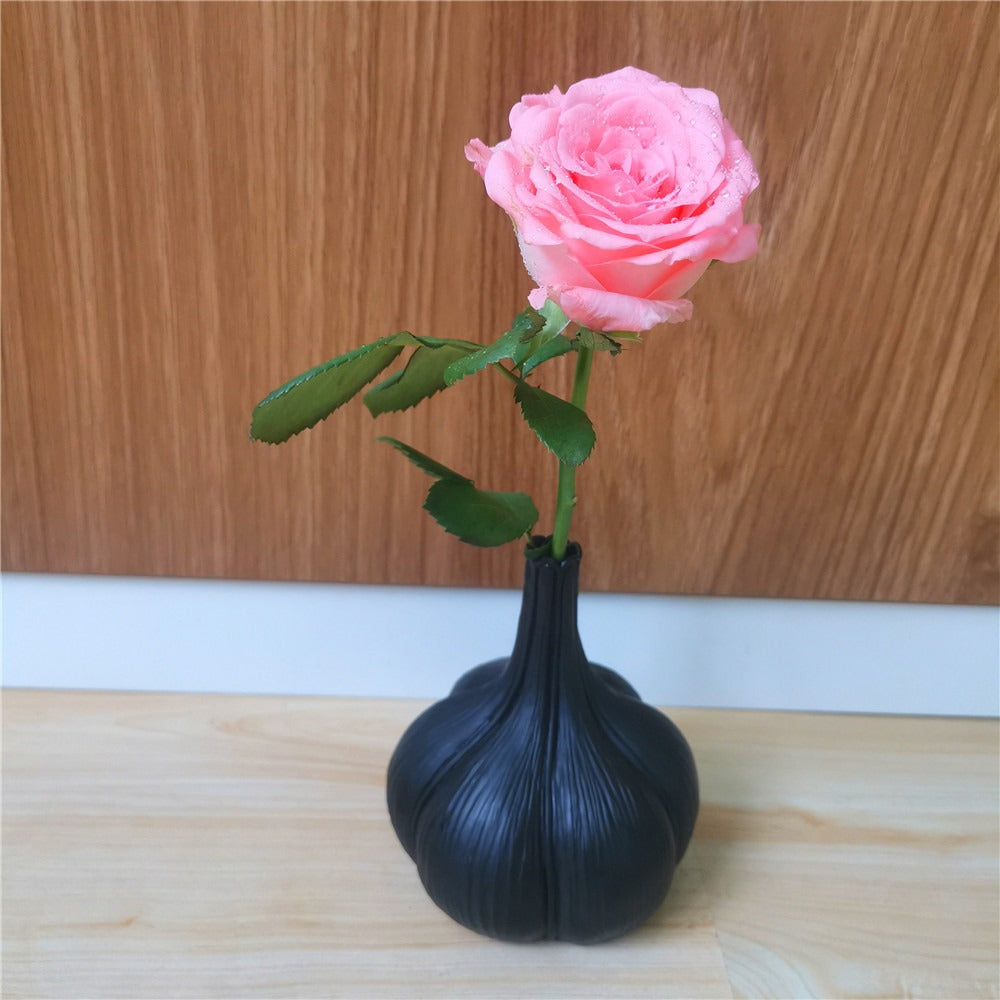 Minimalist geometric allicin small vase decorative resin ornament