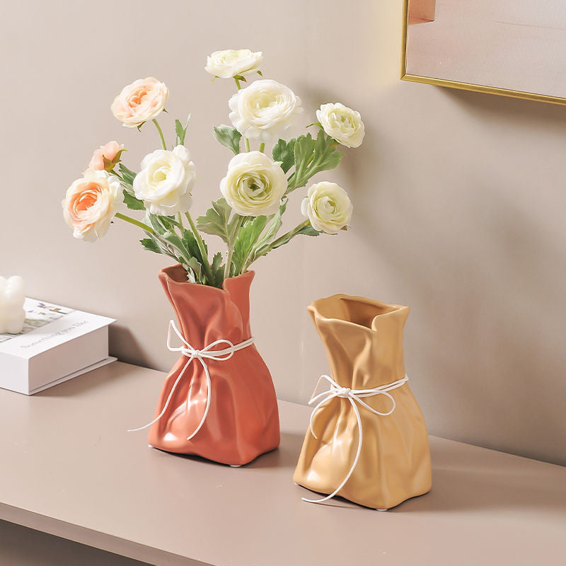 Resin Vase for Living Room and Dining Table, Flower Arrangement Decorative Piece with Elegant Style