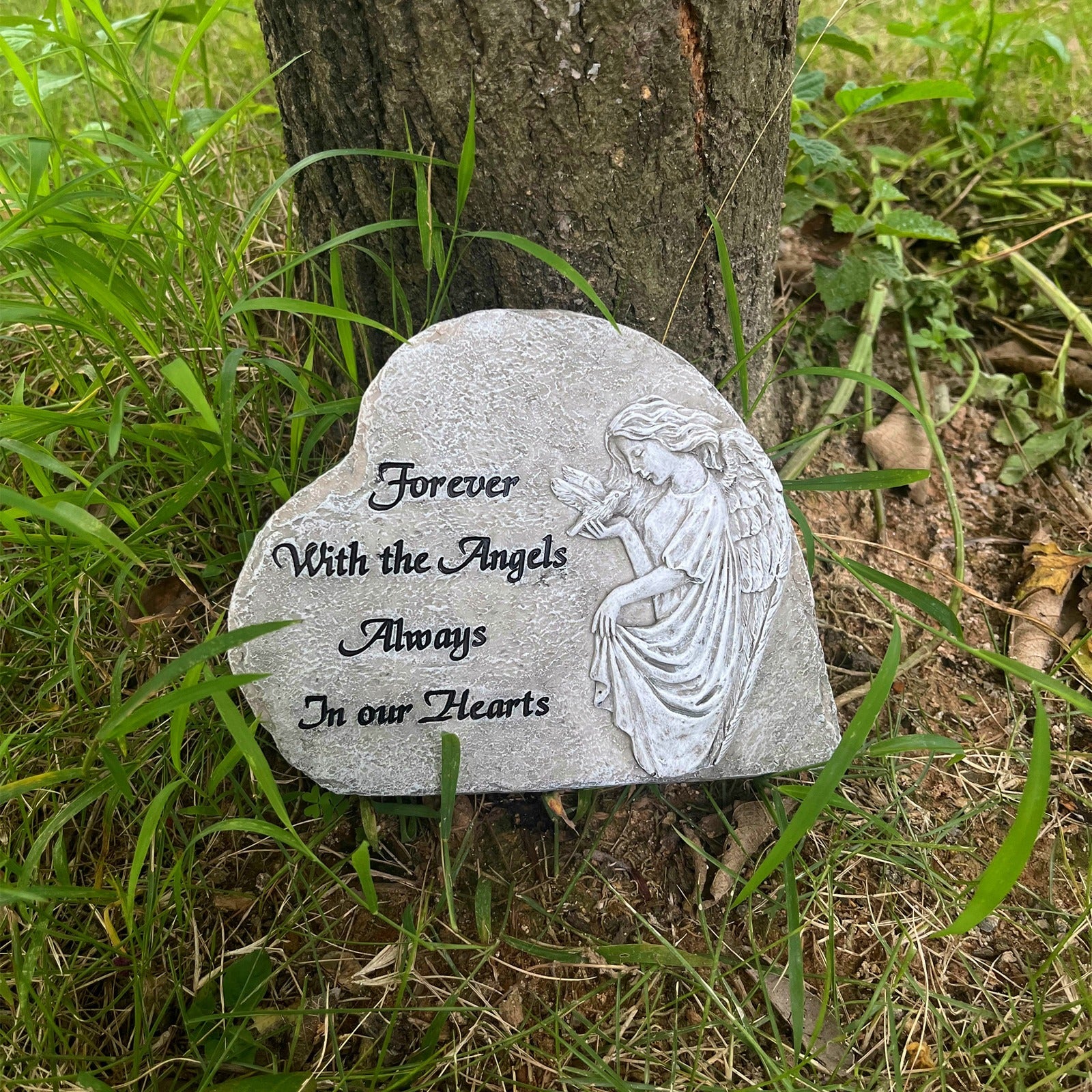 Outdoor Heart shaped Angel Statue Monument Resin Decoration